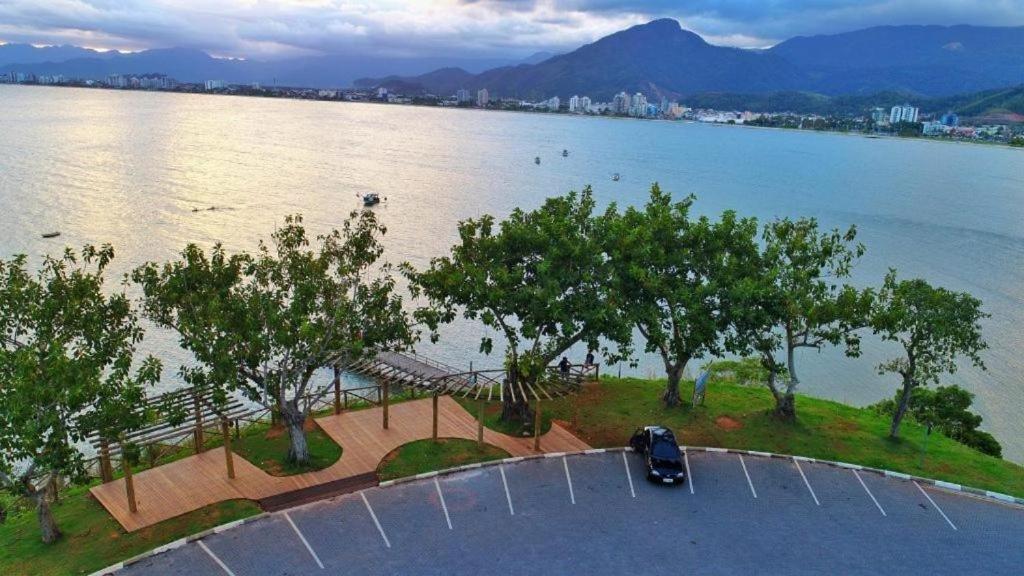 Apto Lindo 2 Dor Piscina Ar Internet 101 A Caraguatatuba Ngoại thất bức ảnh